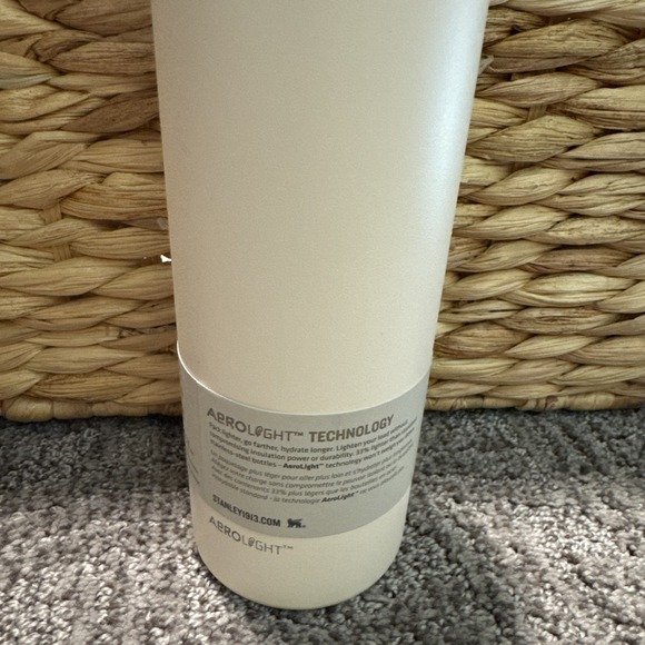 Stanley 20oz Cream Aerolight Transit  Stainless Steel Tall & Skinny Brand NWT - Picture 3 of 5